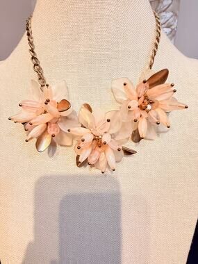 Statement Floral Lucite Gold Tone Necklace 18”
